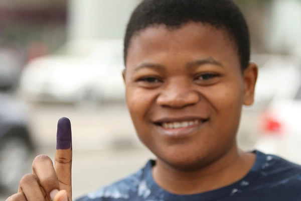 Deputado acusa MPLA de corromper cidadãos, impedidos de votar devido a tinta no dedo
